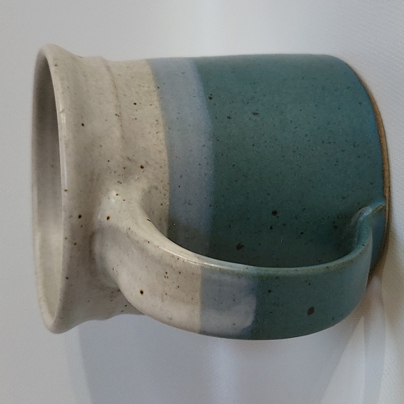 Two Toned Ceramic Coffee Mug With Raised Pig Design - Picture 5 of 11